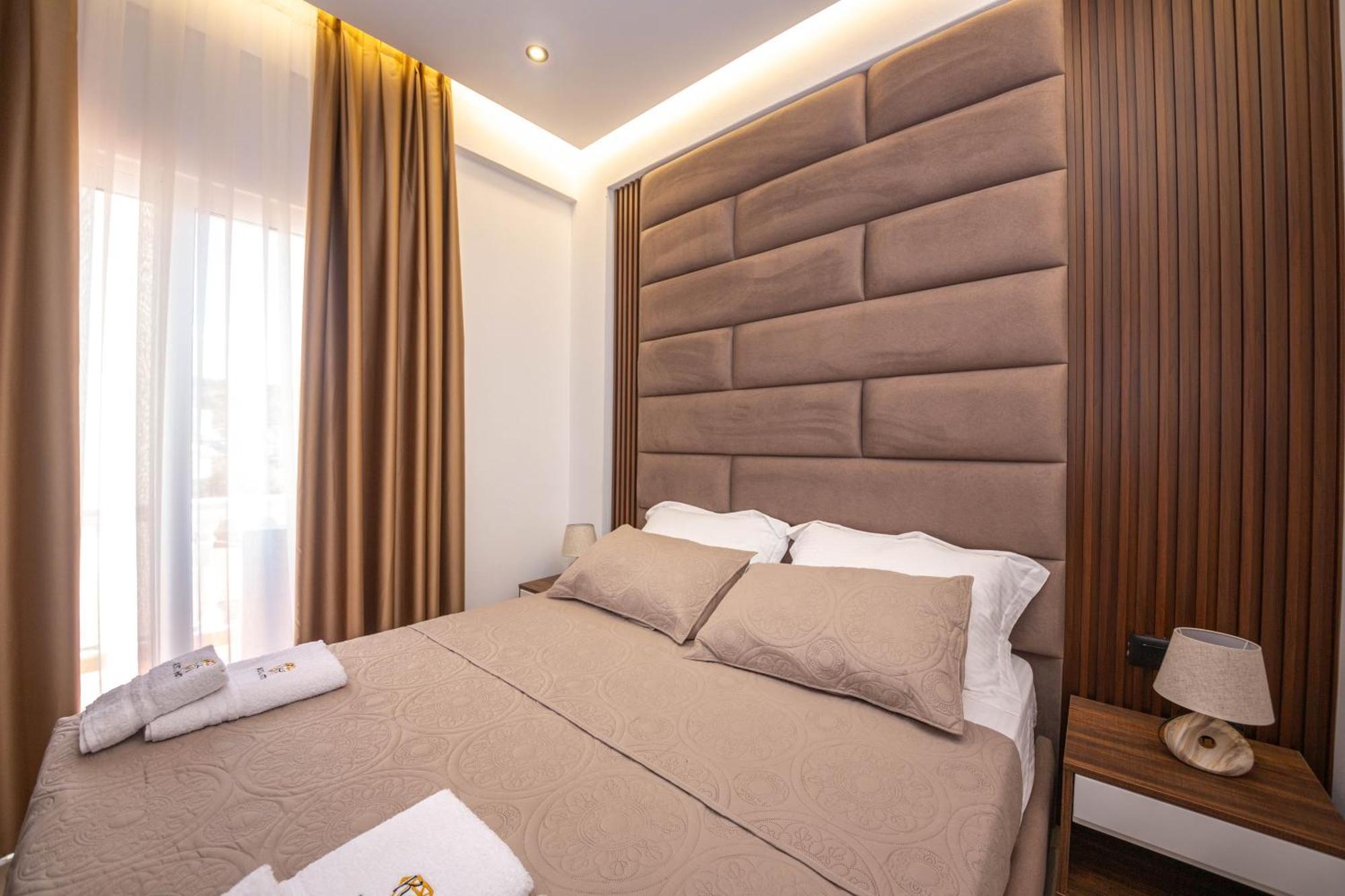 Hotel New Crystal Εξαμίλιο Εξωτερικό φωτογραφία