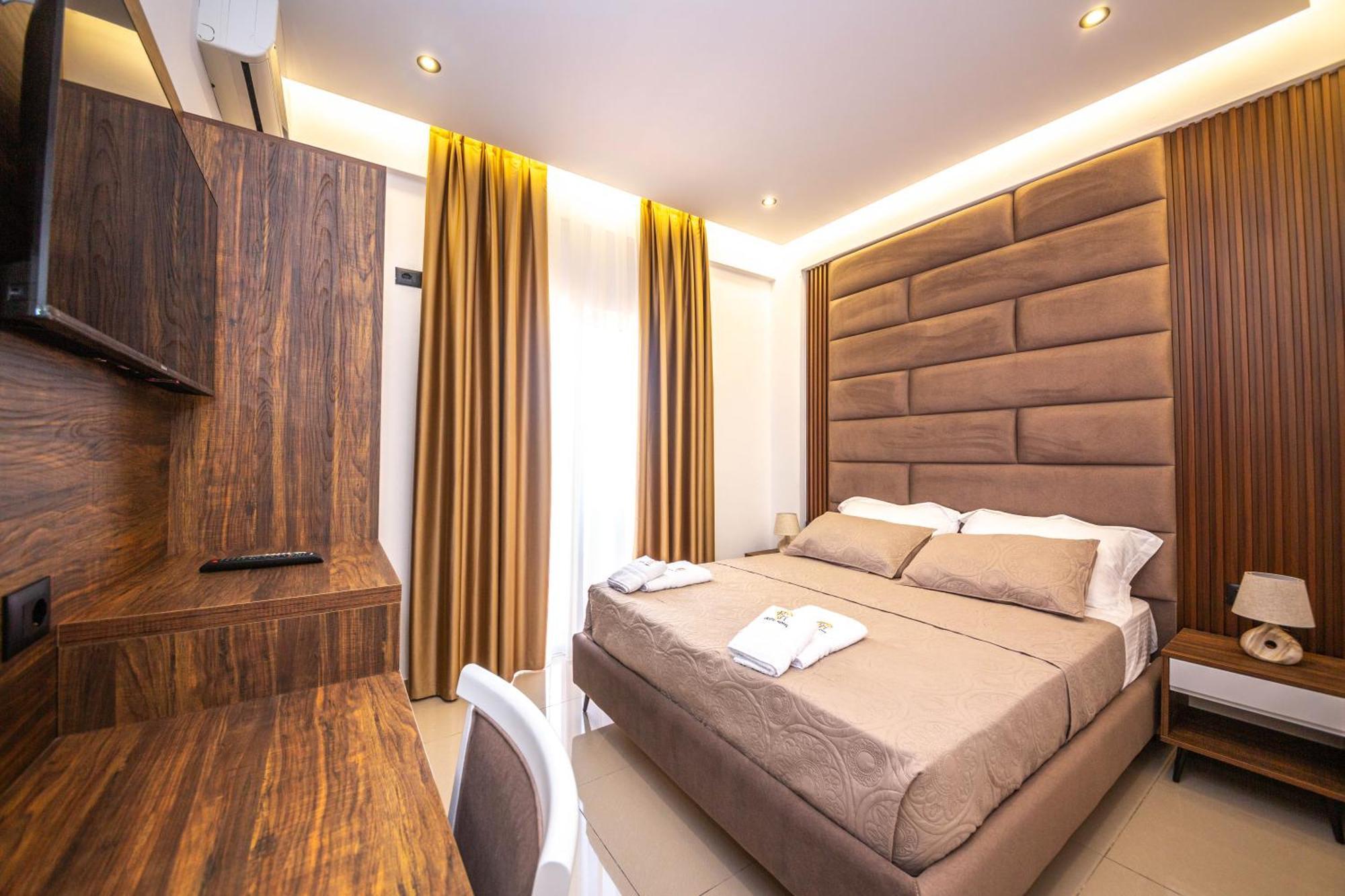 Hotel New Crystal Εξαμίλιο Εξωτερικό φωτογραφία
